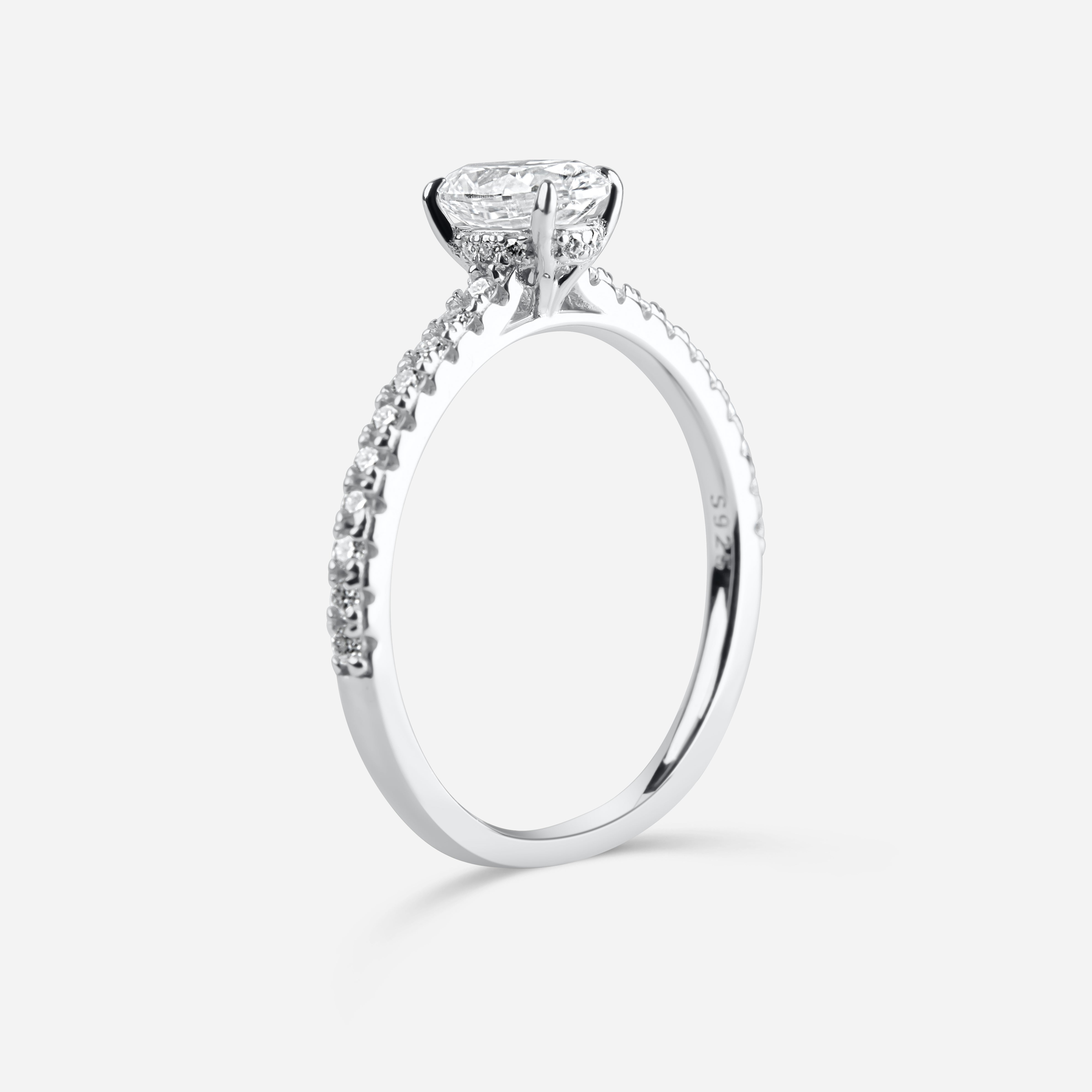 The Kaia Ring – 1Crt Oval Cut Moissanite Ring