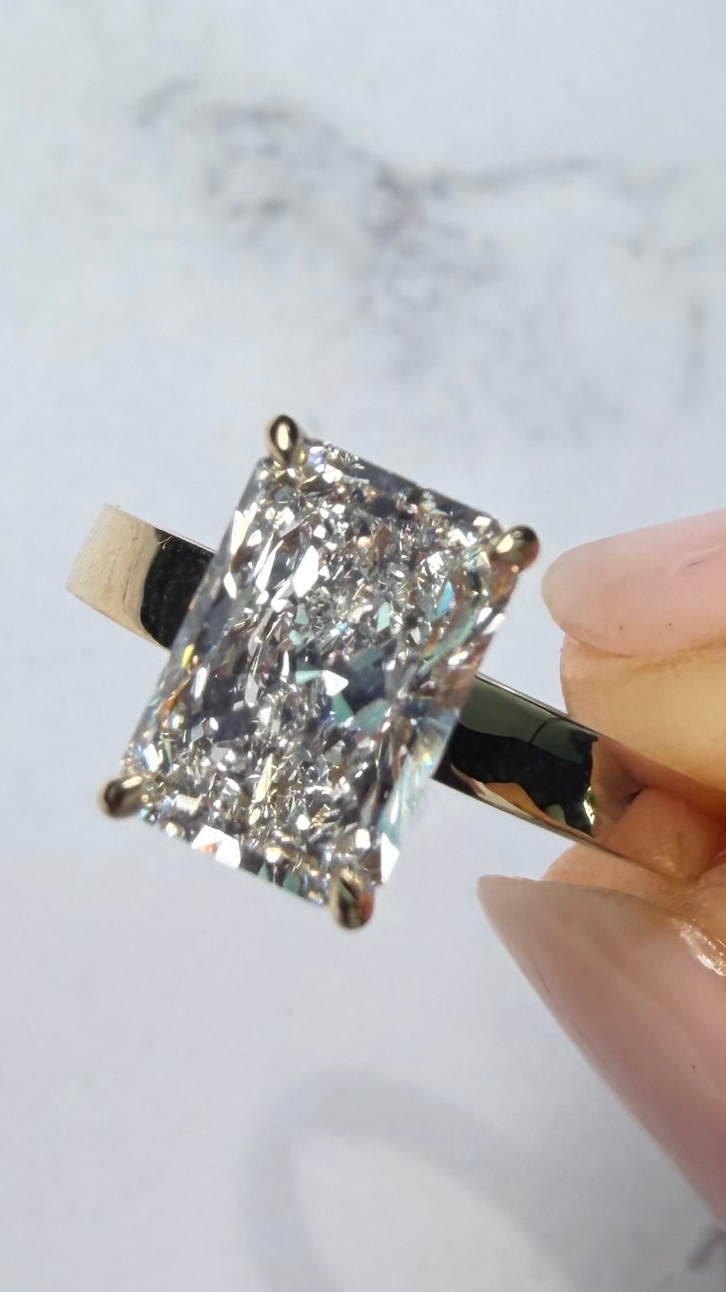 Solane - 2ct Radiant Lab Diamond 14k 2.5mm Cigar Band