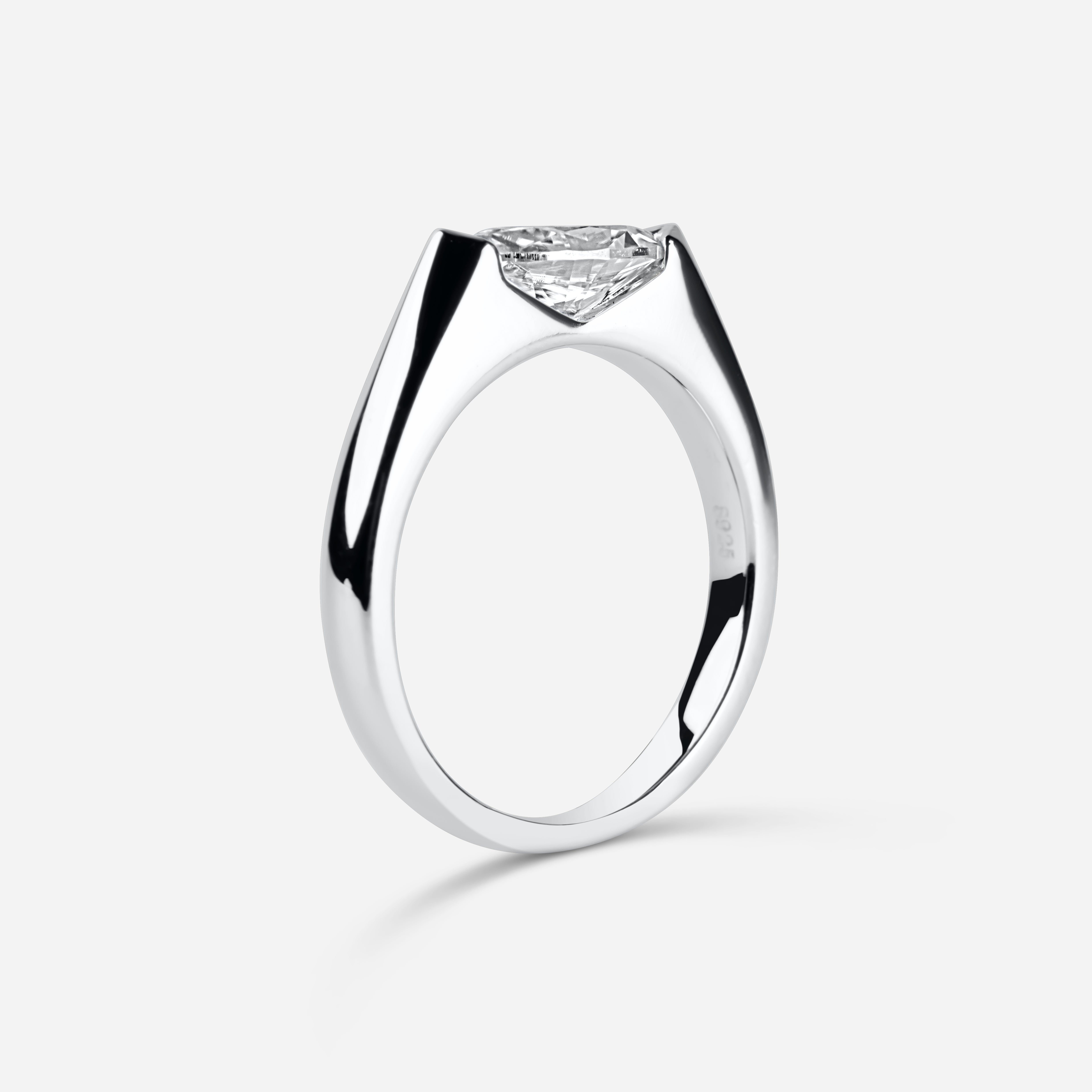 The Celeste Ring – 1Crt Marquise Cut Moissanite Ring