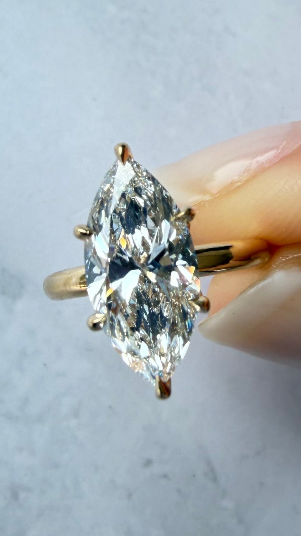 Elodie - 2.5ct Marquise Lab Diamond on 18k Gold band