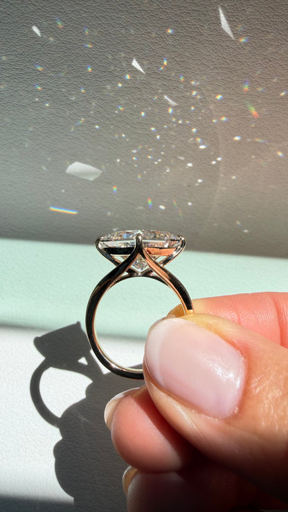 Victoria Ring - 10ct Princess Cut