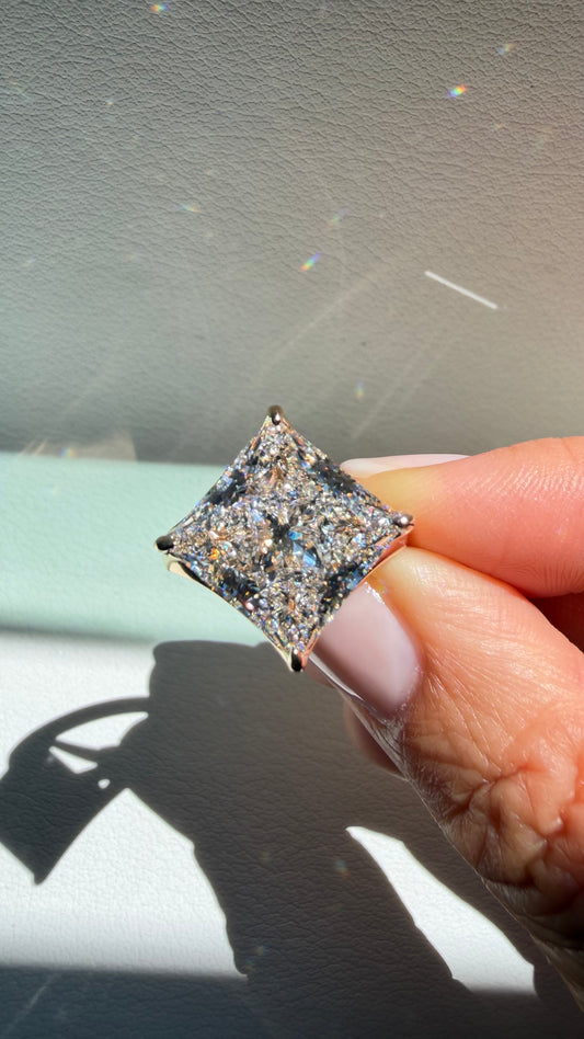 Victoria Ring - 10ct Princess Lab Diamond