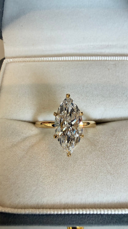 Elodie - 2.5ct Marquise Lab Diamond on 18k Gold band